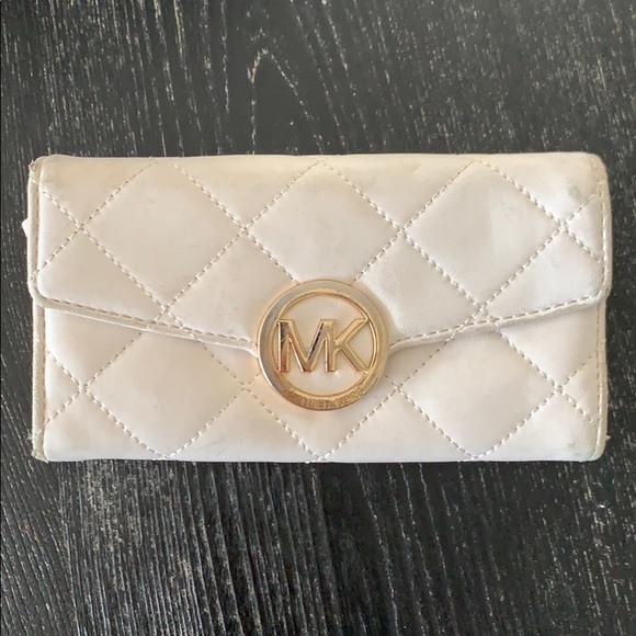 SOLD!!!!Michaels Kors purse, wallet bundled - Picture 3 of 5